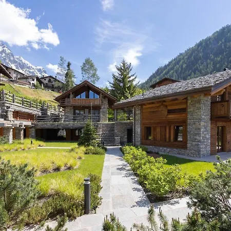 4br Chalet Piazzale Della Funivia Courmayeur